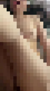 猛吸女友玉足射精