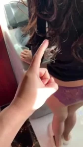 绝美舞蹈老师出轨操完觉得对不起老公